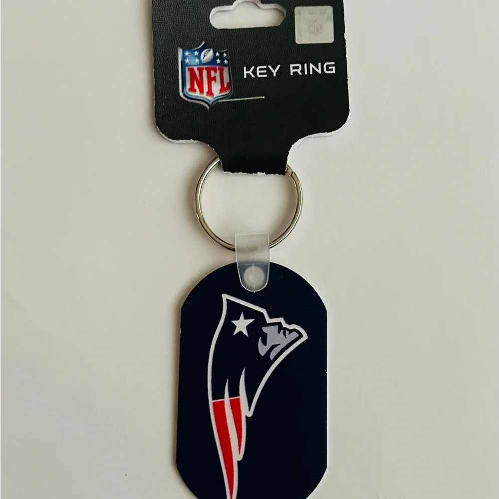 New Metal New England Patriots Keyring Team Logo WinCraft Licensed Key Football